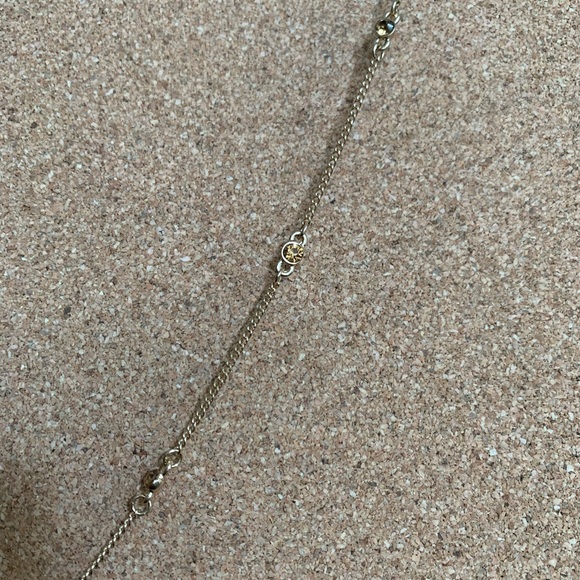 Gold drop necklace - Picture 3 of 4